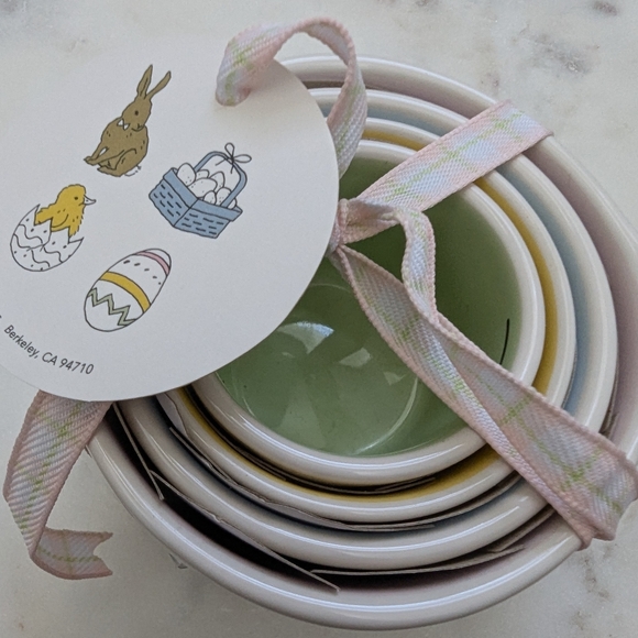 Other - Rae Dunn Measuring Cups